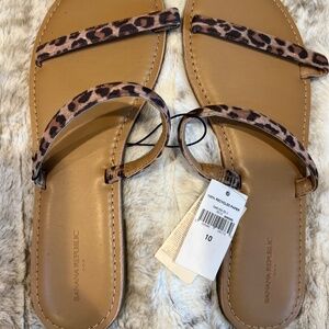 Banana Republic Flats (Size 10)